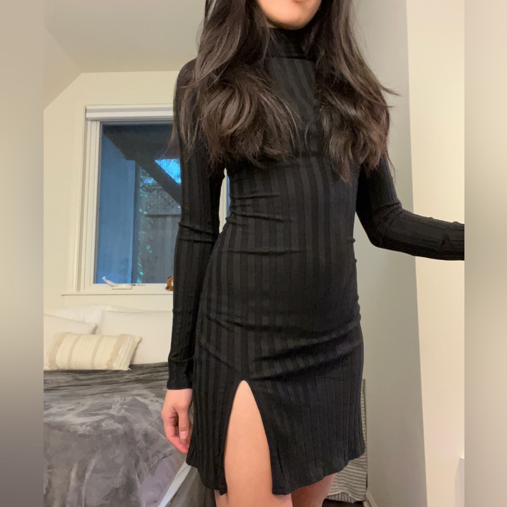 Reformation Libra Dress - Size XS - Mock neck ribbed black mini dress with slit
